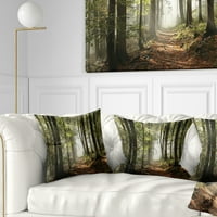DesignArt Зелена есенска шума со сончеви зраци - Перница за фотографирање на пејзаж - 18х18